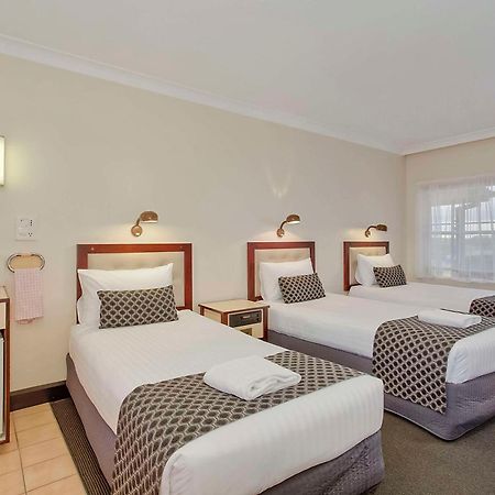 Econo Lodge Savannah Park Тамуърт Екстериор снимка