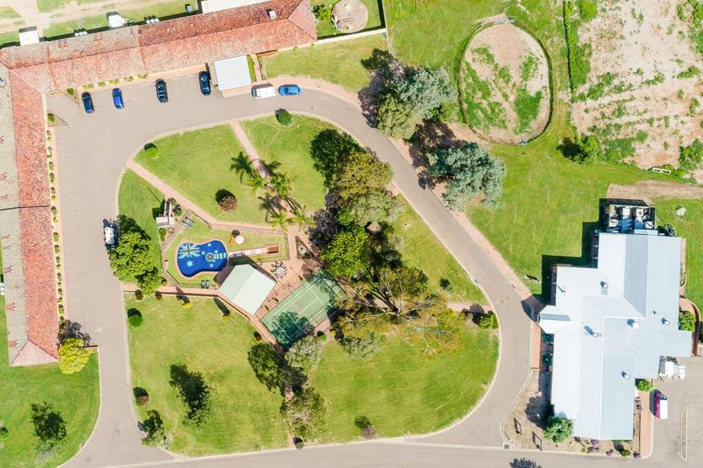 Econo Lodge Savannah Park Тамуърт Екстериор снимка