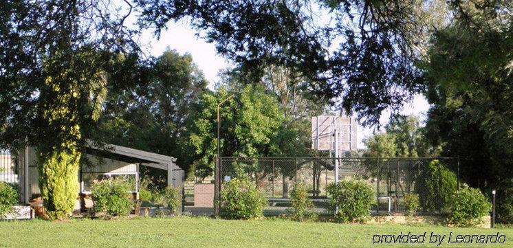 Econo Lodge Savannah Park Тамуърт Екстериор снимка