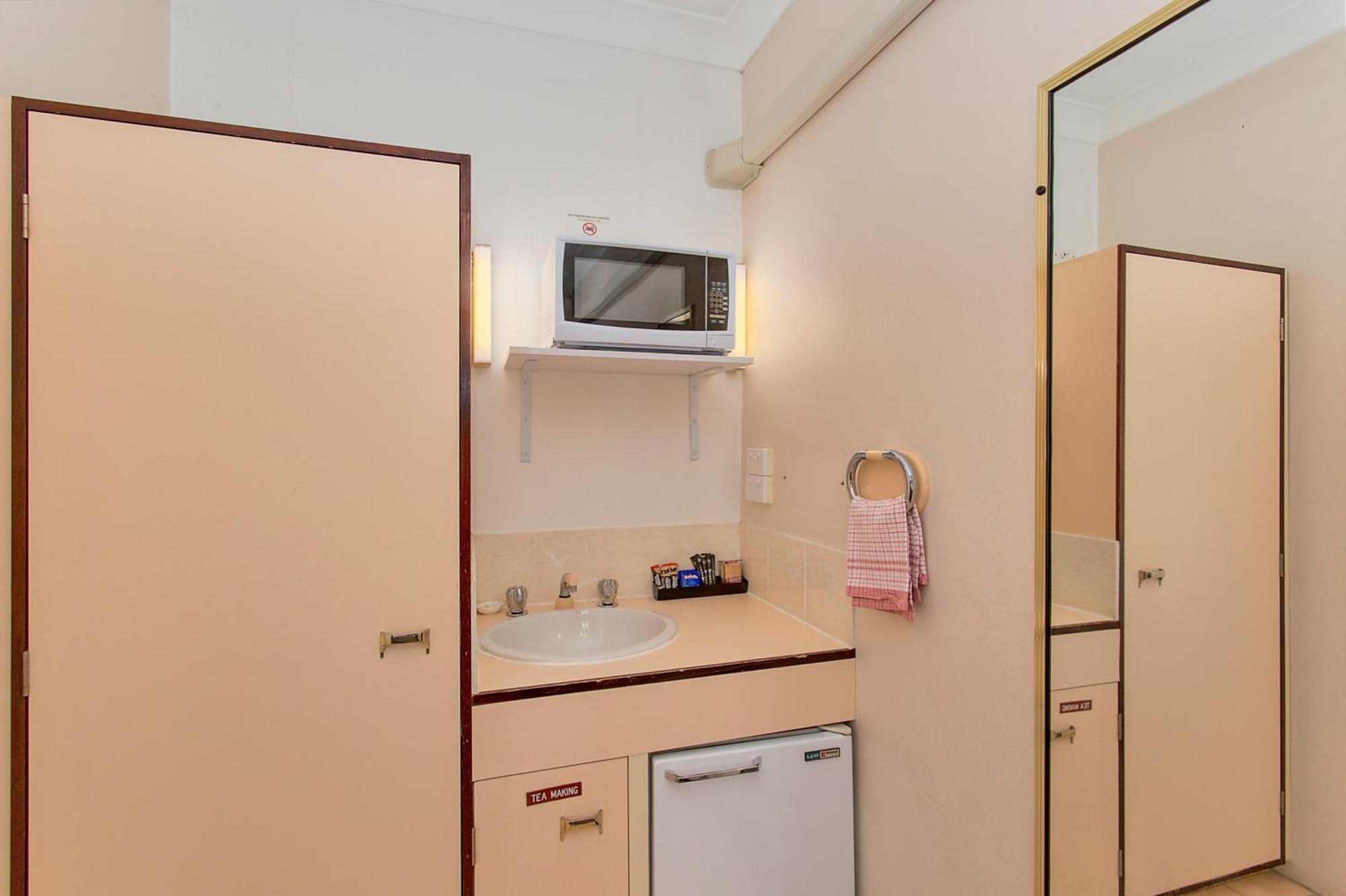 Econo Lodge Savannah Park Тамуърт Екстериор снимка