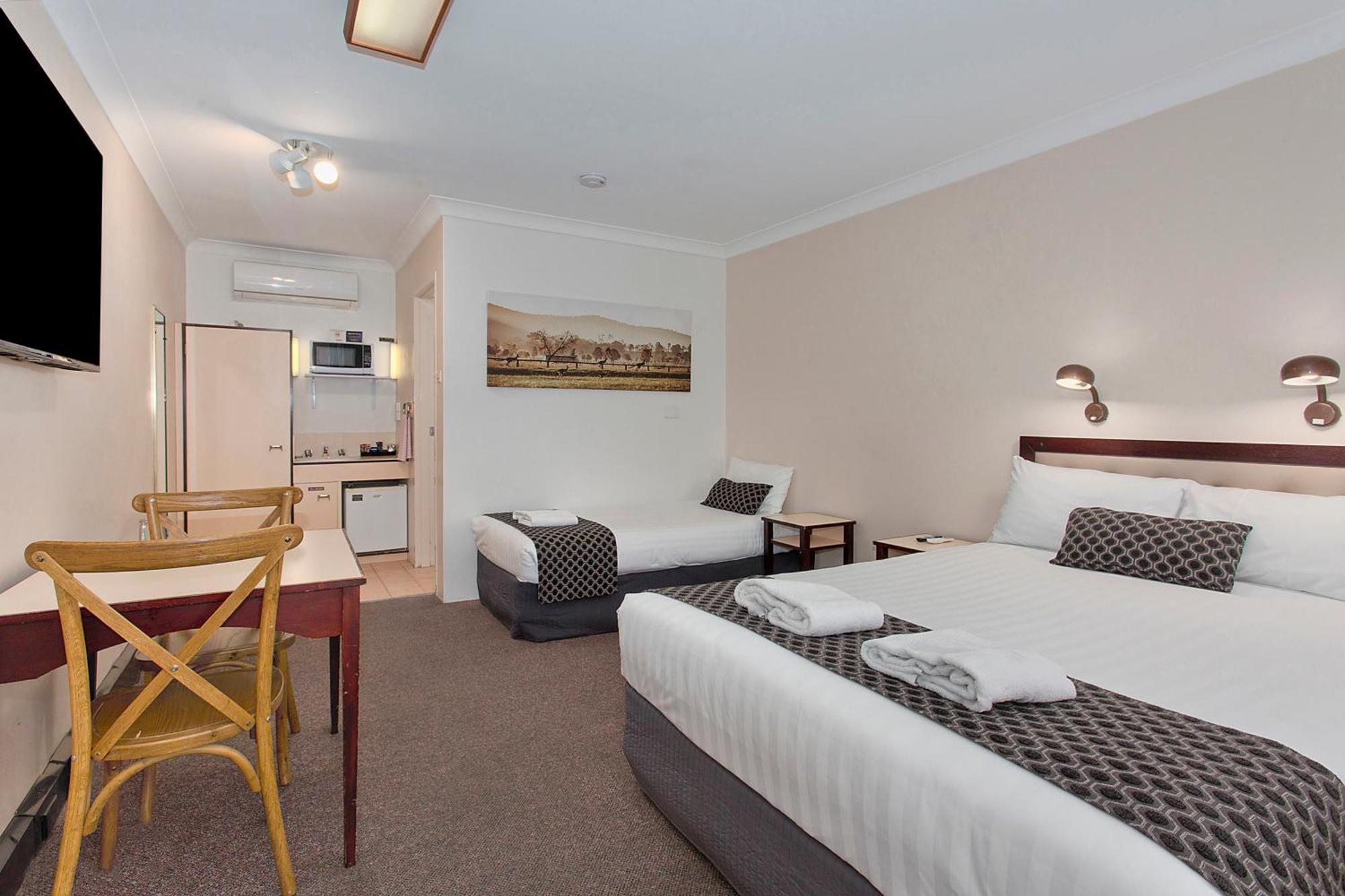Econo Lodge Savannah Park Тамуърт Екстериор снимка
