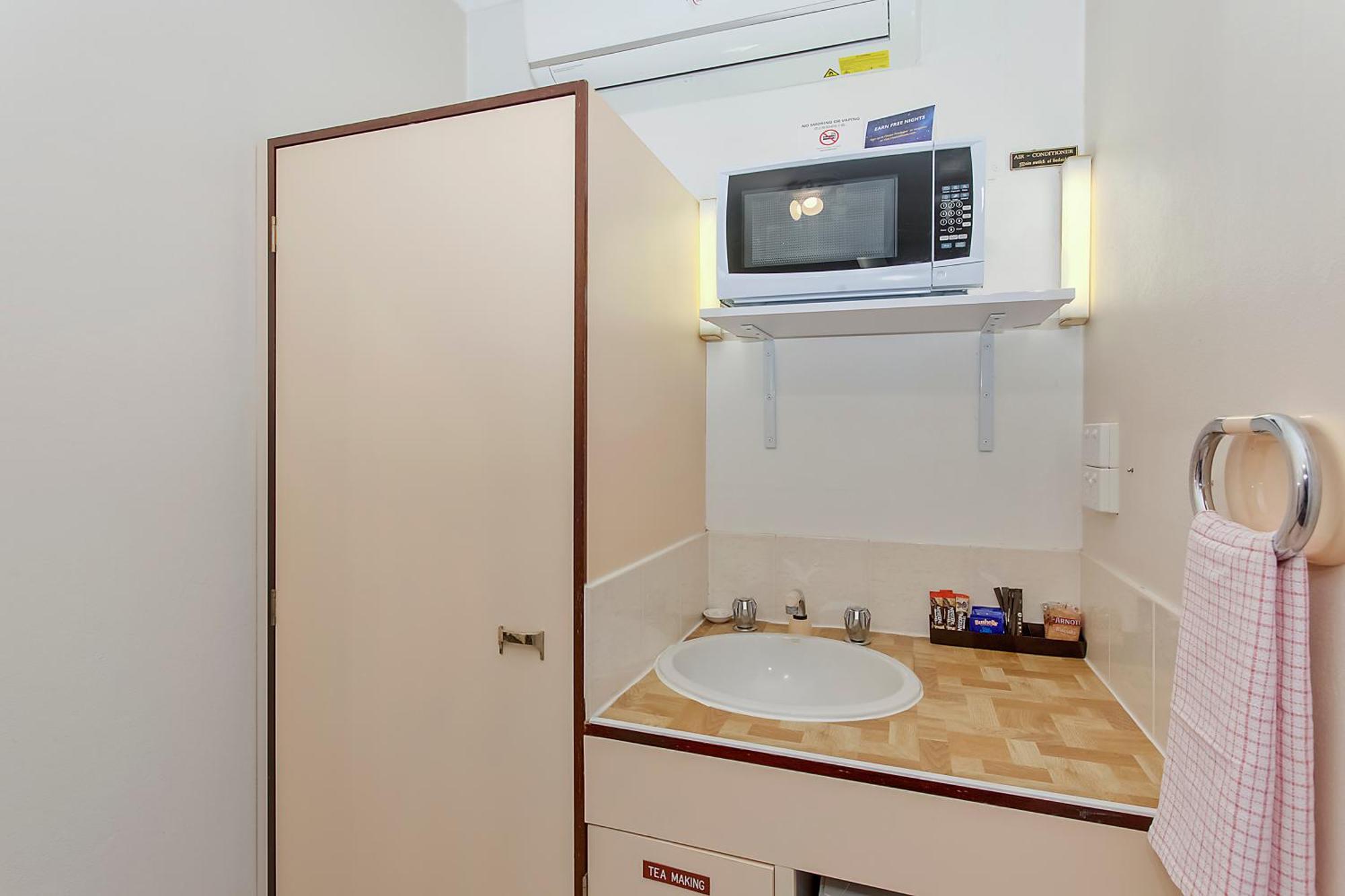 Econo Lodge Savannah Park Тамуърт Екстериор снимка