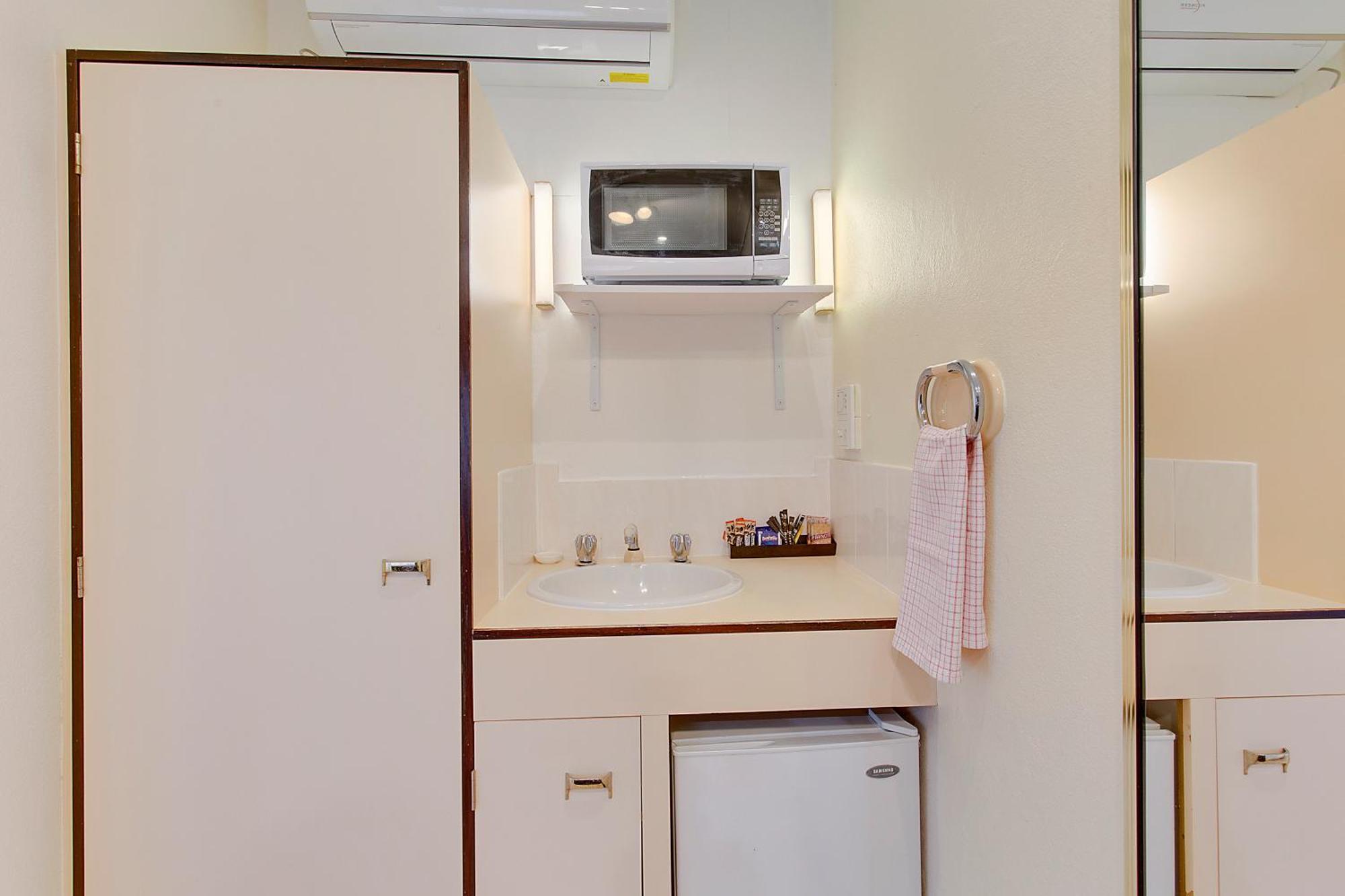 Econo Lodge Savannah Park Тамуърт Екстериор снимка