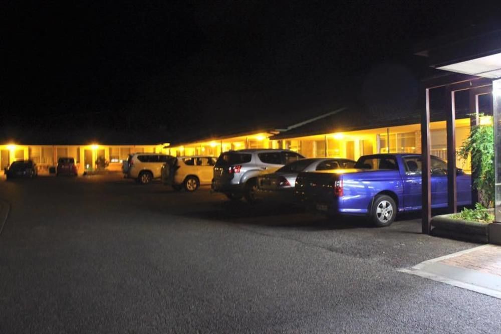 Econo Lodge Savannah Park Тамуърт Екстериор снимка